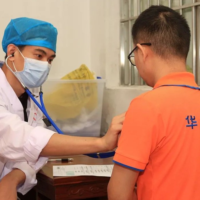 关爱员工，关注康健-亿万先生科技组织全体员工举行康健体检