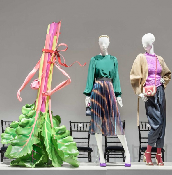 Display Props for window inside-BaiLi Visual