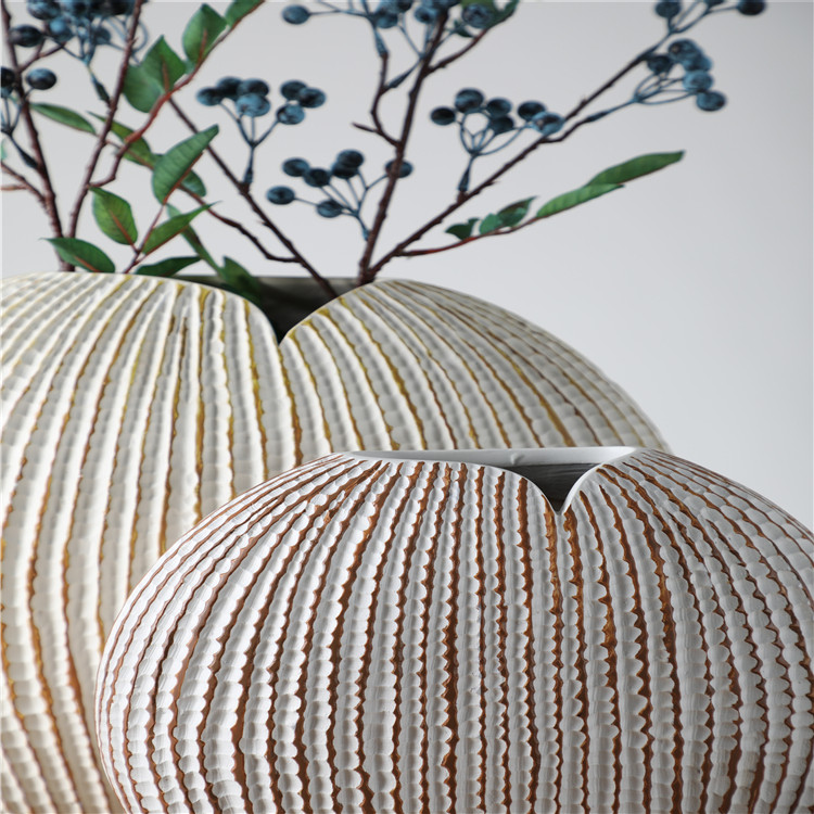 Newly Hot Sale Popular Polyresin flower vase luxury modern home decor