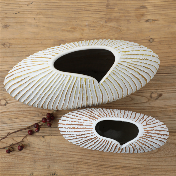 Newly Hot Sale Popular Polyresin flower vase luxury modern home decor