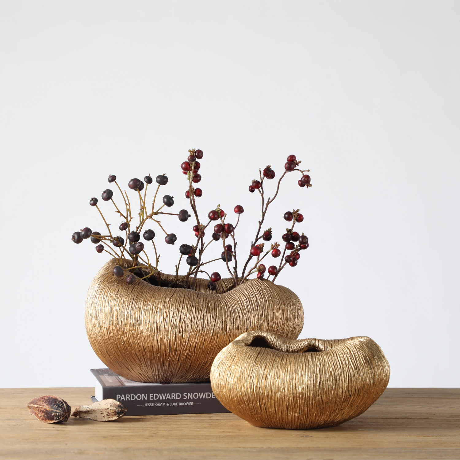 High Quality Decorative Polyresin Indoor Flower Vase Decor Plant Pot Resin Luxury Gold Flower Vase