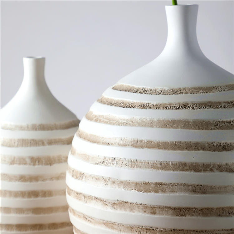 Wholesale modern line carved Ball shape matt small resin vase
