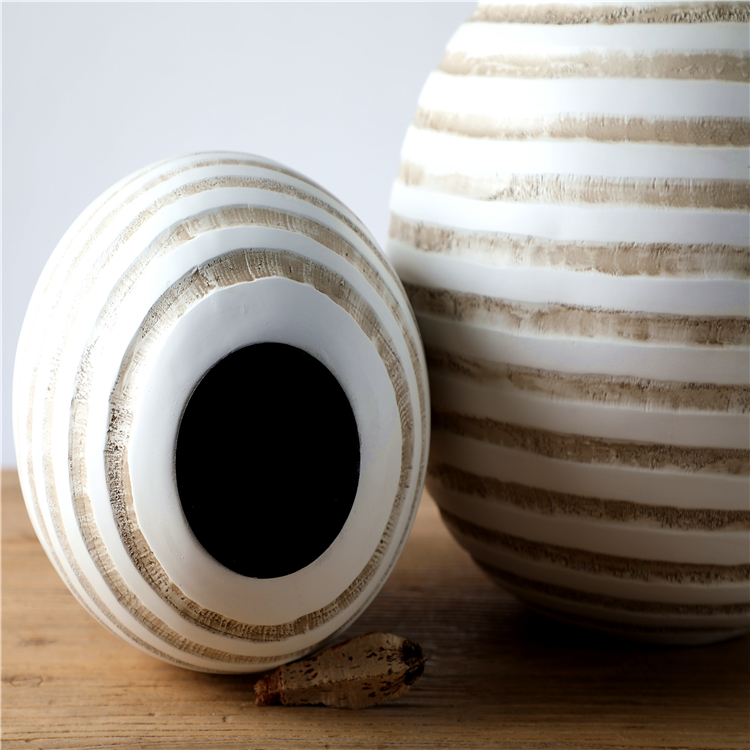 Wholesale modern line carved Ball shape matt small resin vase