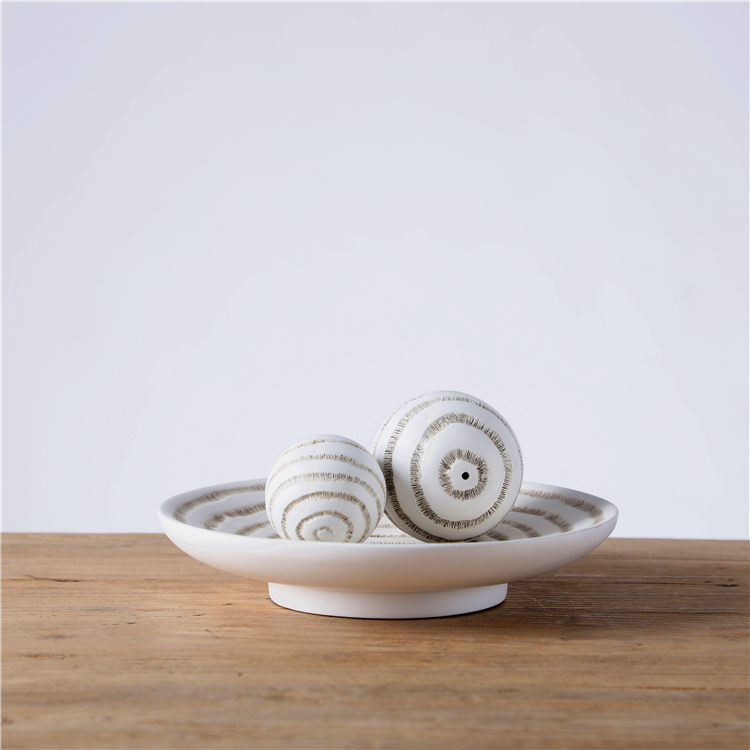 wholesale Home Decoration Craft Tray Ornament resin Plate With Ball
