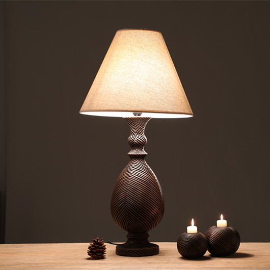 Wholesale Italian design high-end modern polyresin desk lamp home decorative table lamp for home hotel decor