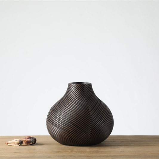 OEM European Style Decorative Ethnic Carved Brown Table Centre Pieces vase