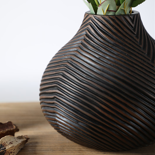 OEM European Style Decorative Ethnic Carved Brown Table Centre Pieces vase