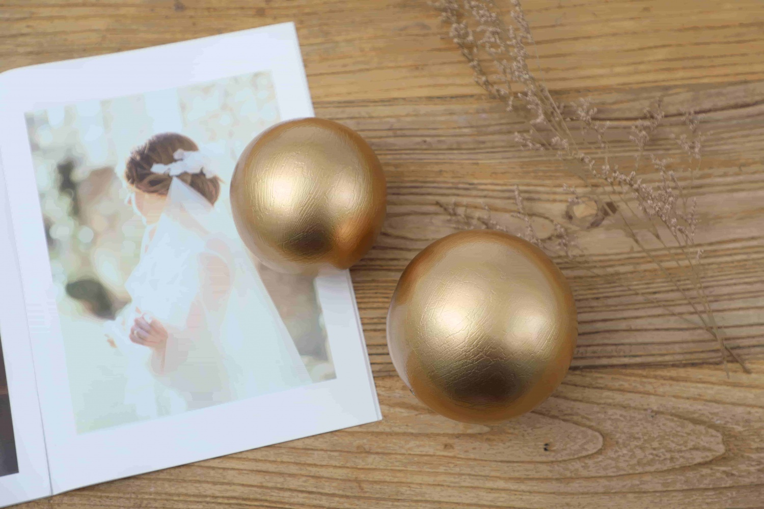 Specialized Golden Home Decor Resin Retro Plate Christmas Ball Ornaments Bulk