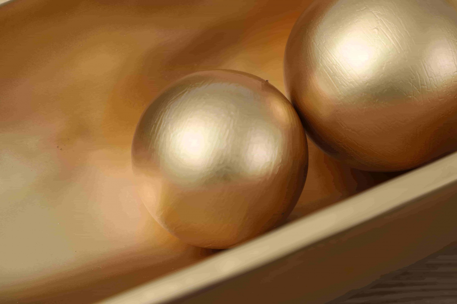 Specialized Golden Home Decor Resin Retro Plate Christmas Ball Ornaments Bulk