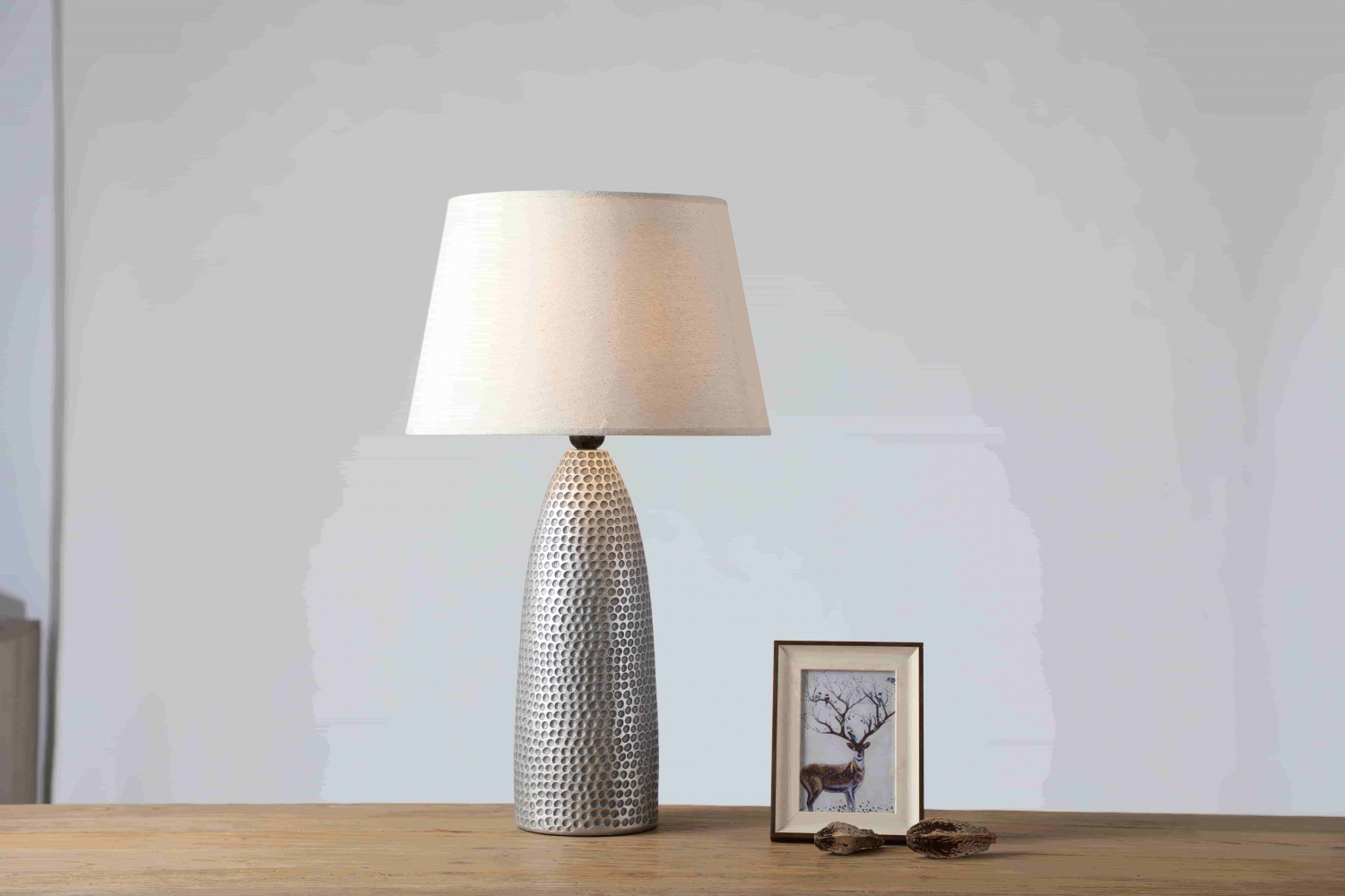 Wholesale high quality warm white light eye protection learning table lamp reading desk lamp for nordic style home furniture