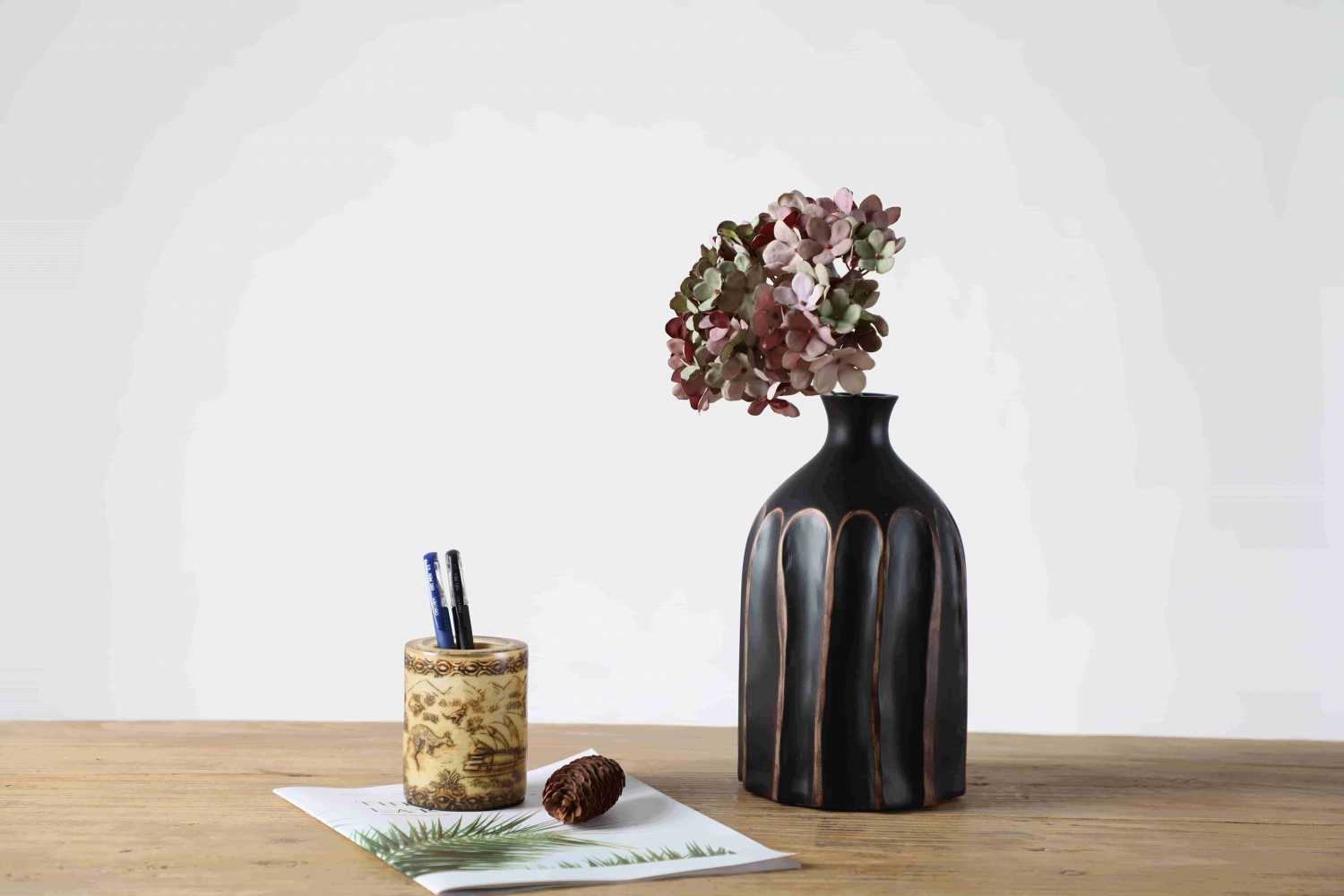 Home corner exquisite western nordic vase luxurye resin vases home decorative tabletop black vases