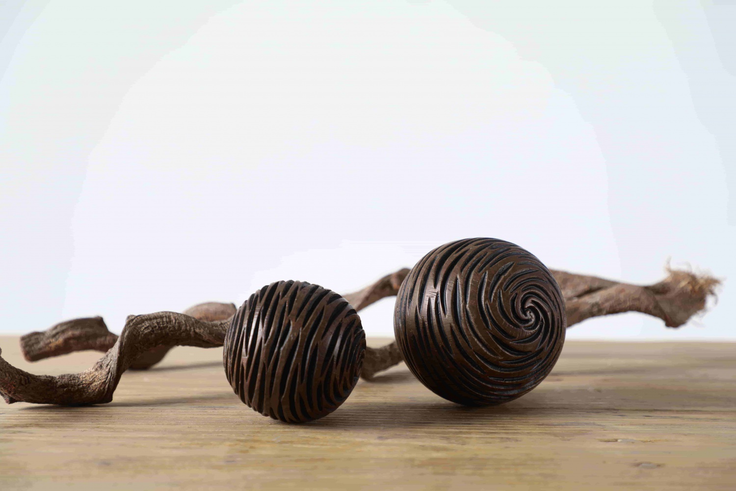 Hot Selling Handmade Craft Nordic Style Ornament Resin Tray With Ball For Wedding