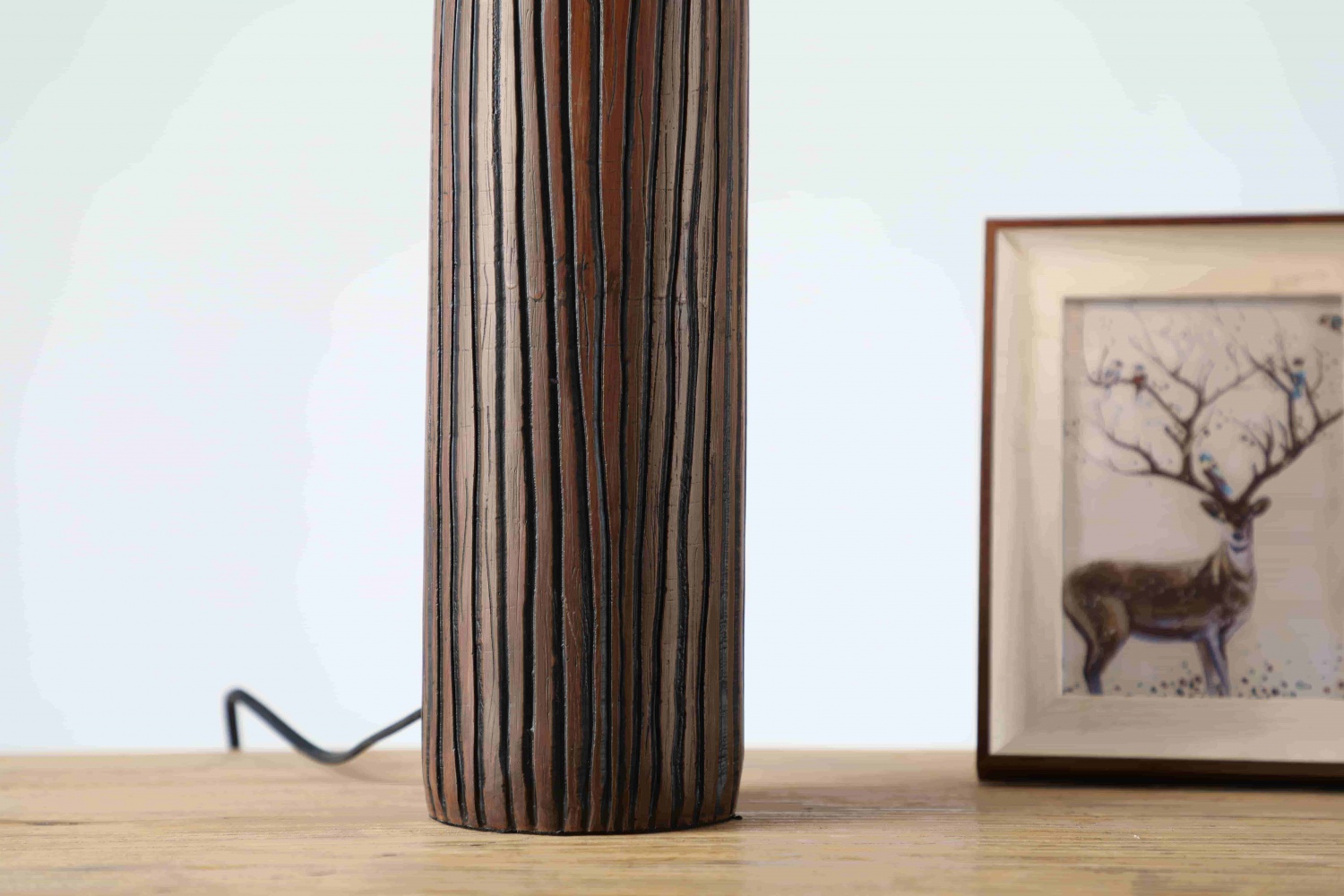 Hot Selling contemporary living room decorative antique bedside lamps / resin table lamp