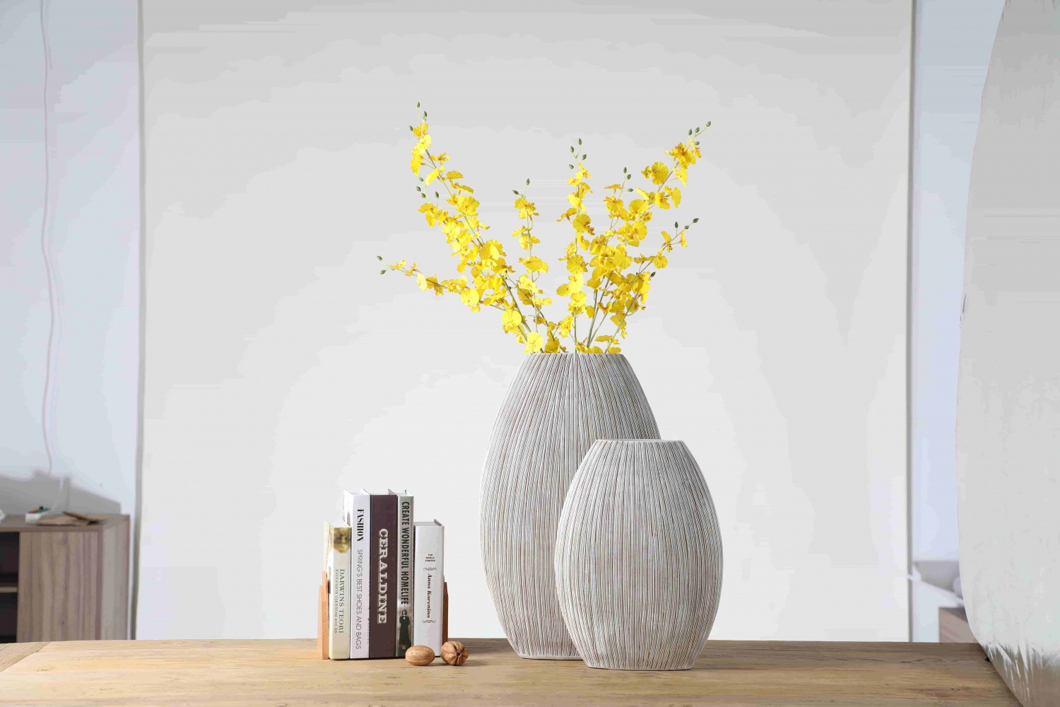 Grand Vase Nordic Style New Design Polyresin Flat Embossed Oval Plant Vase
