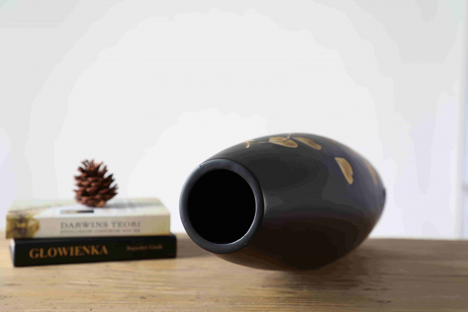 Promotional factory unique modern Straight Resin Flower Vase