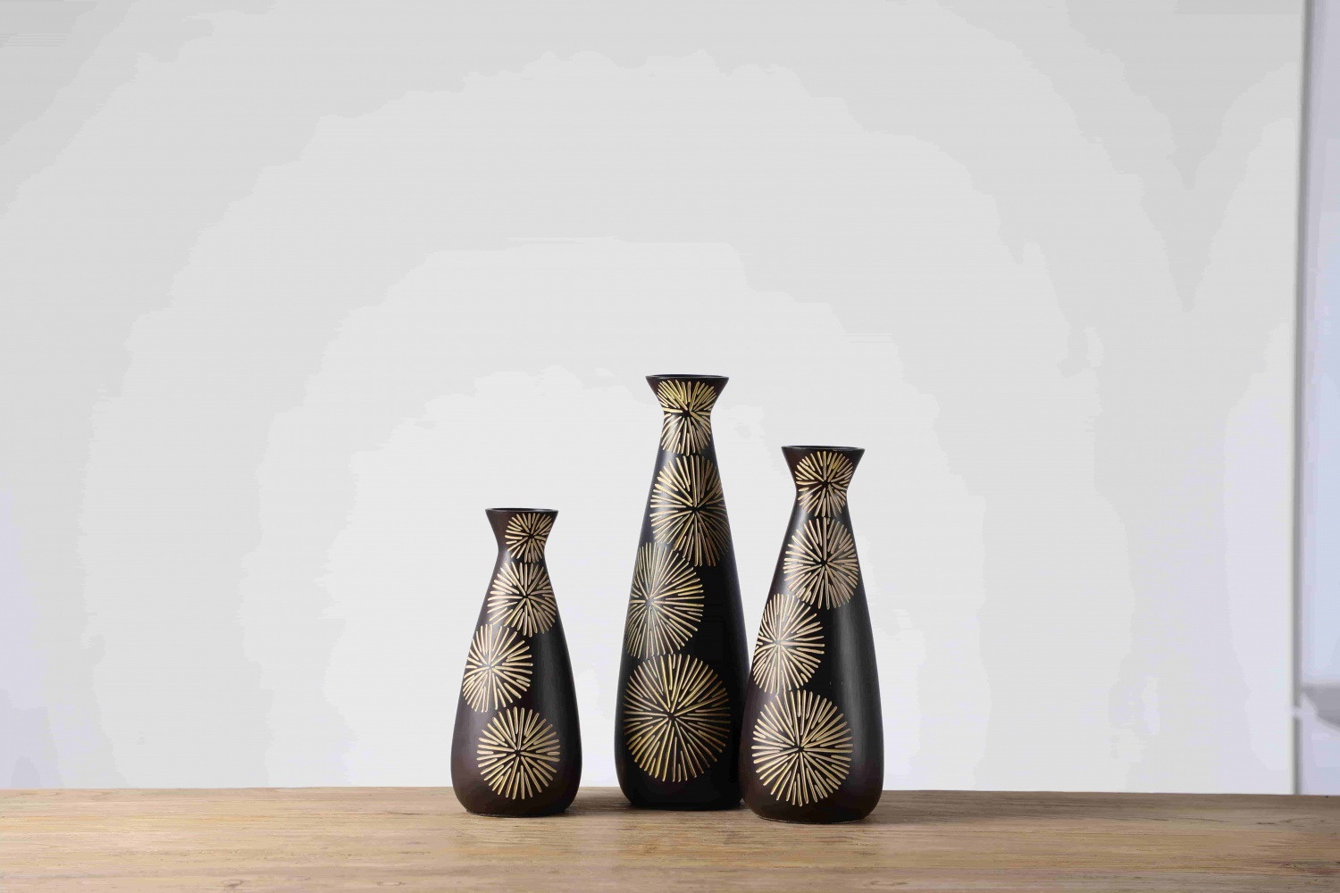 Excellent Black Handmade Designs Home Table Top Decor China Vase Flower Vases with Holes