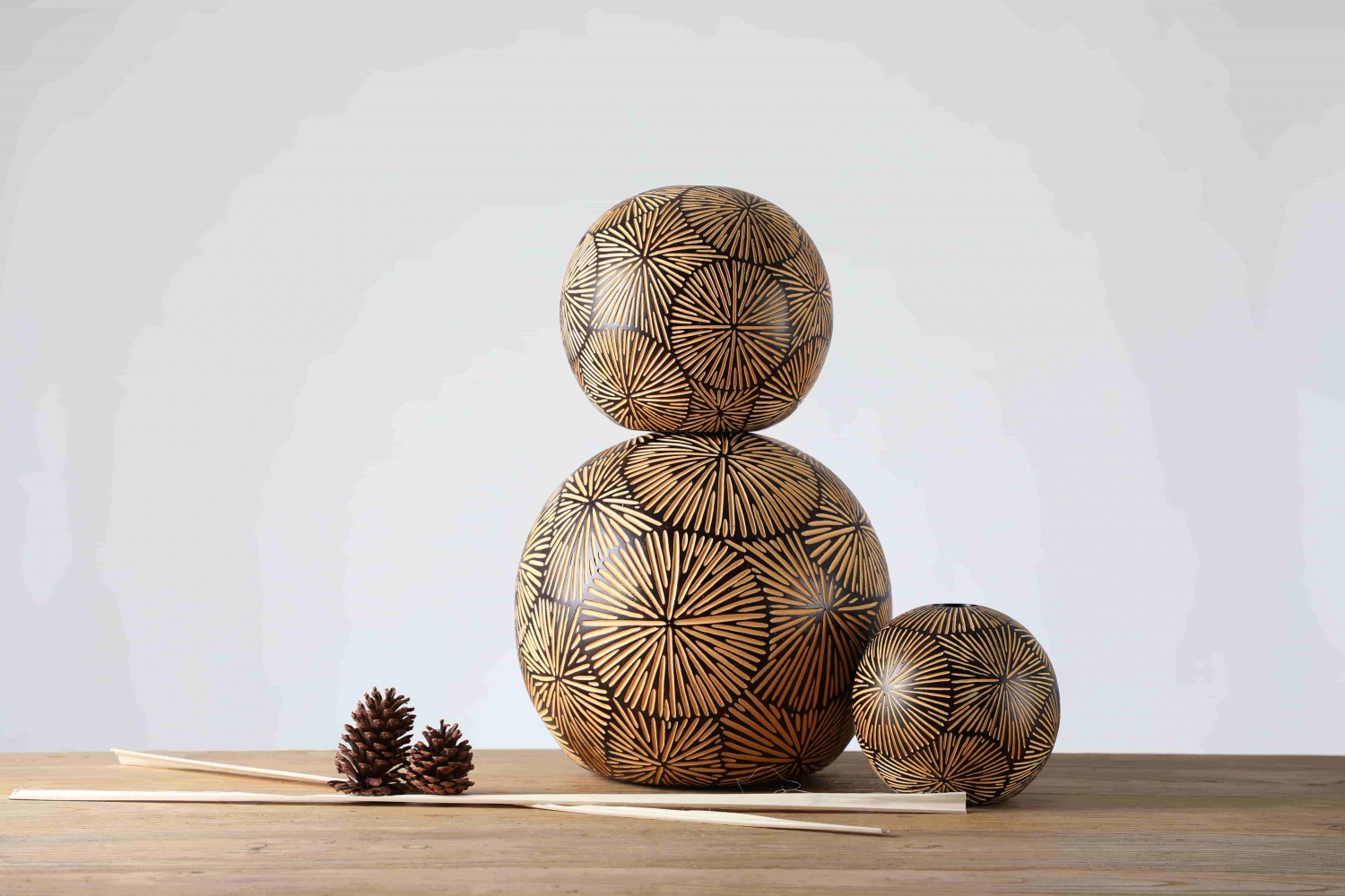 Modern Unique Nordic Decoration Tall Vase Luxury decoration Ball Shape Resin Flower Vase
