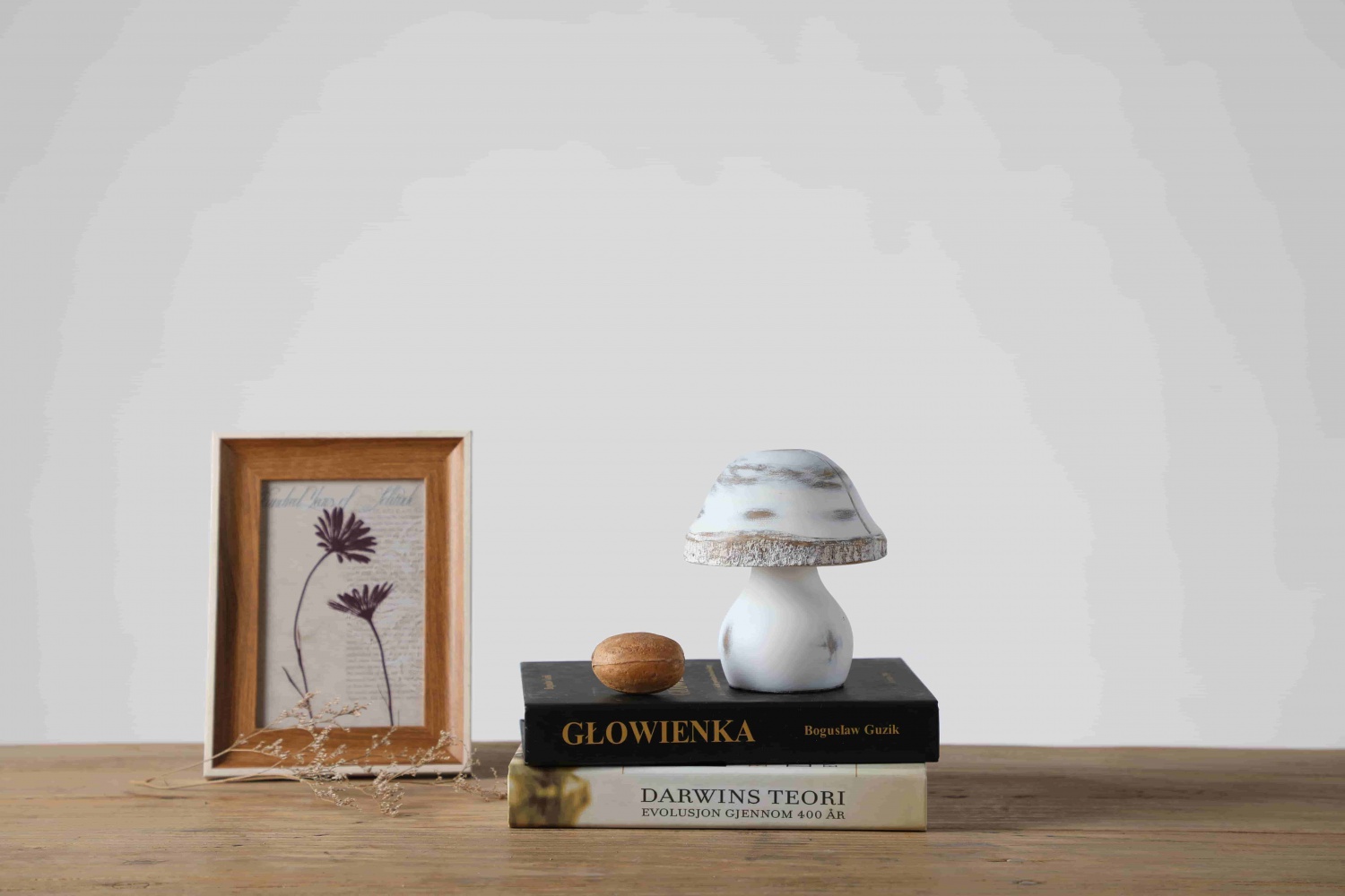 Hot Sale Luxury Exquisite Mushroom Handmade craft Resin sculpture