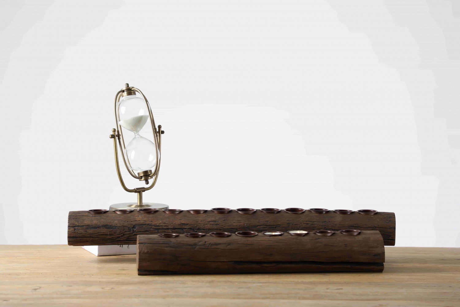 Interior design Antique Resin Long Wooden Tealight Candle Holder For Home Decor