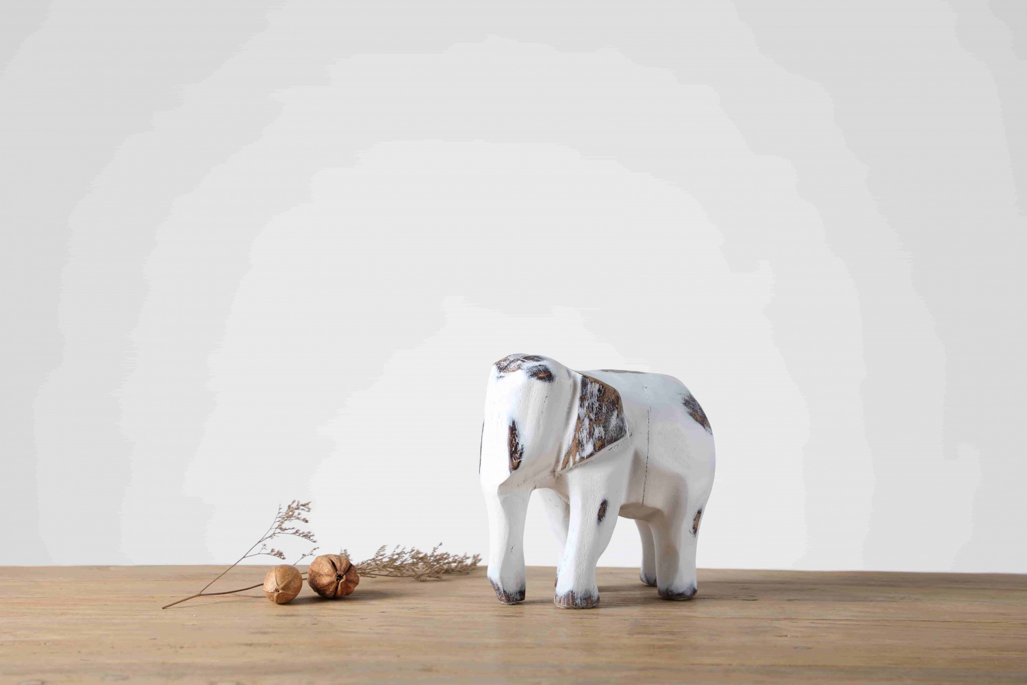 Exquisite Resin Animal Elephant Figurine For Home Decoration