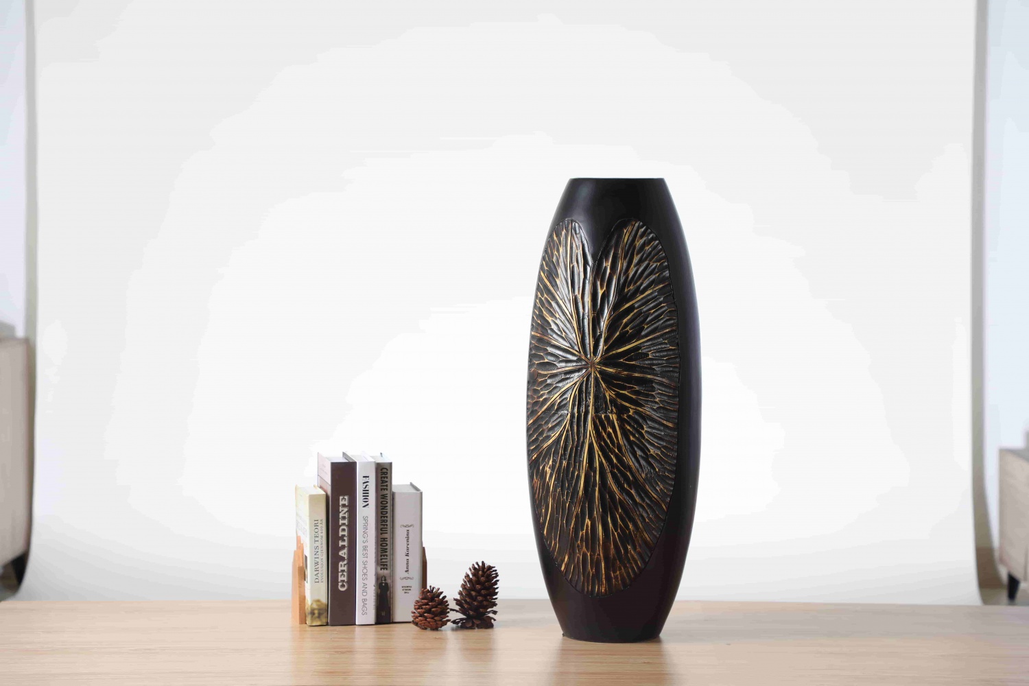 Hot Sale Embossed Textured Black Flower Vase Handmade Resin Tall Vase For Home Decor
