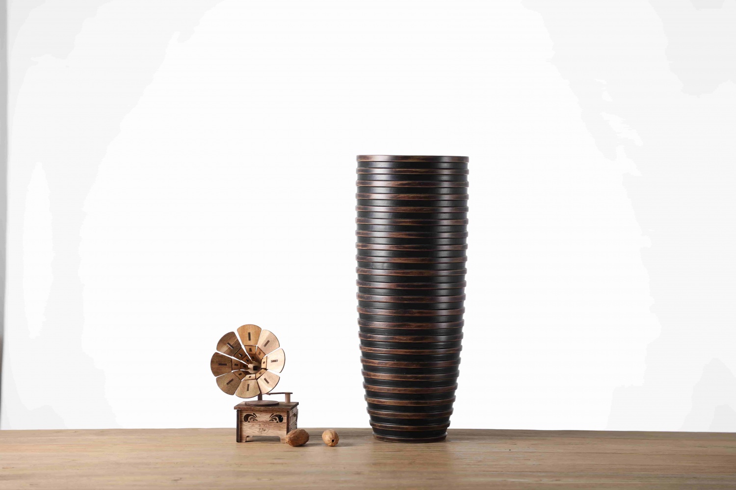 Hot Selling Luxury Home Decoration Floor Tall Vases Embossed Large Flower Vase for Living Room
