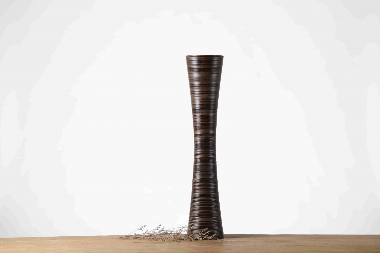 Wholesale Modern Embossed Art Decoration Tall Vase Home Decor Resin Flower Vase