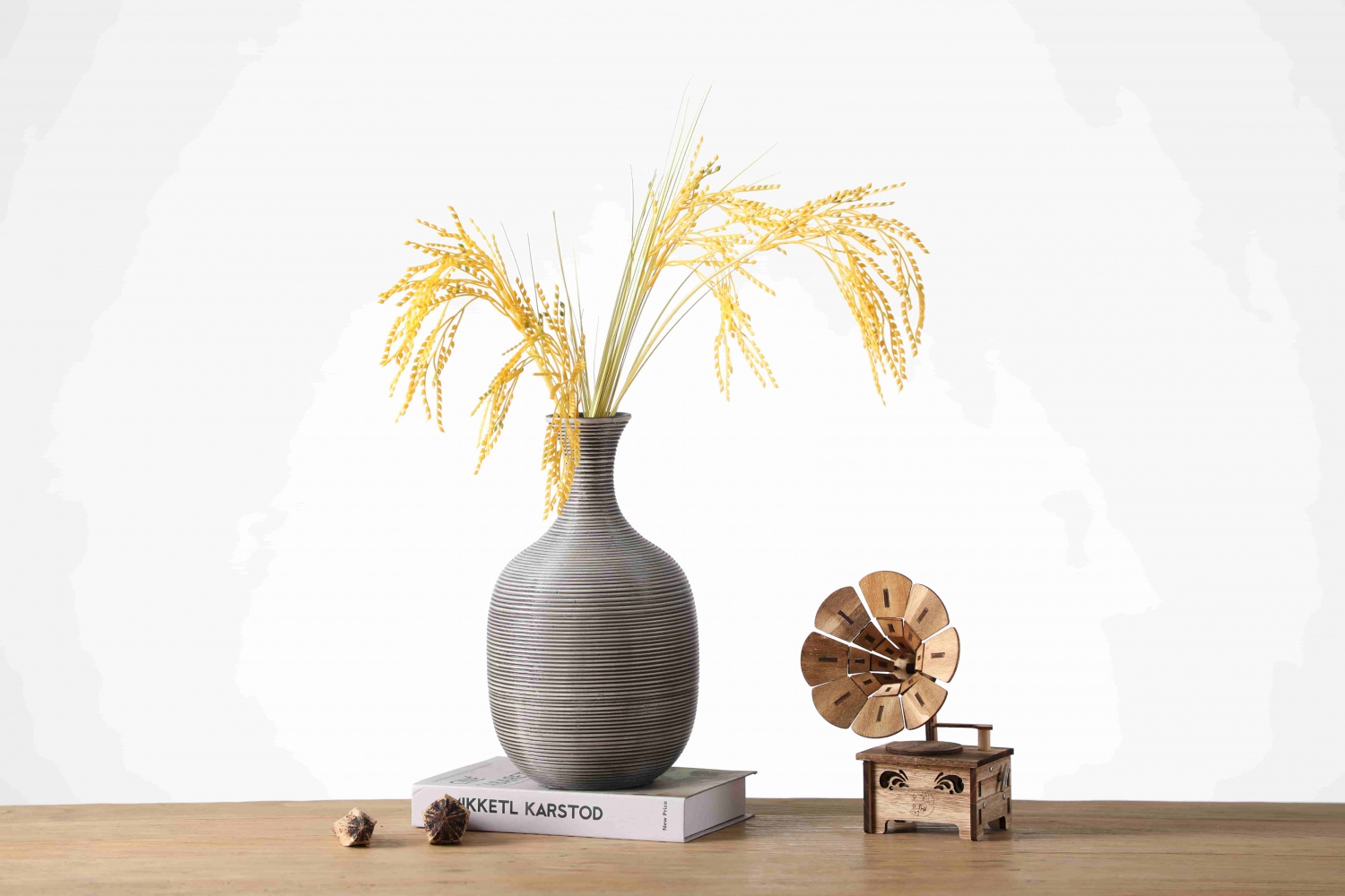 Wholesale Luxury modern Resin Home Decoration Vase Gray