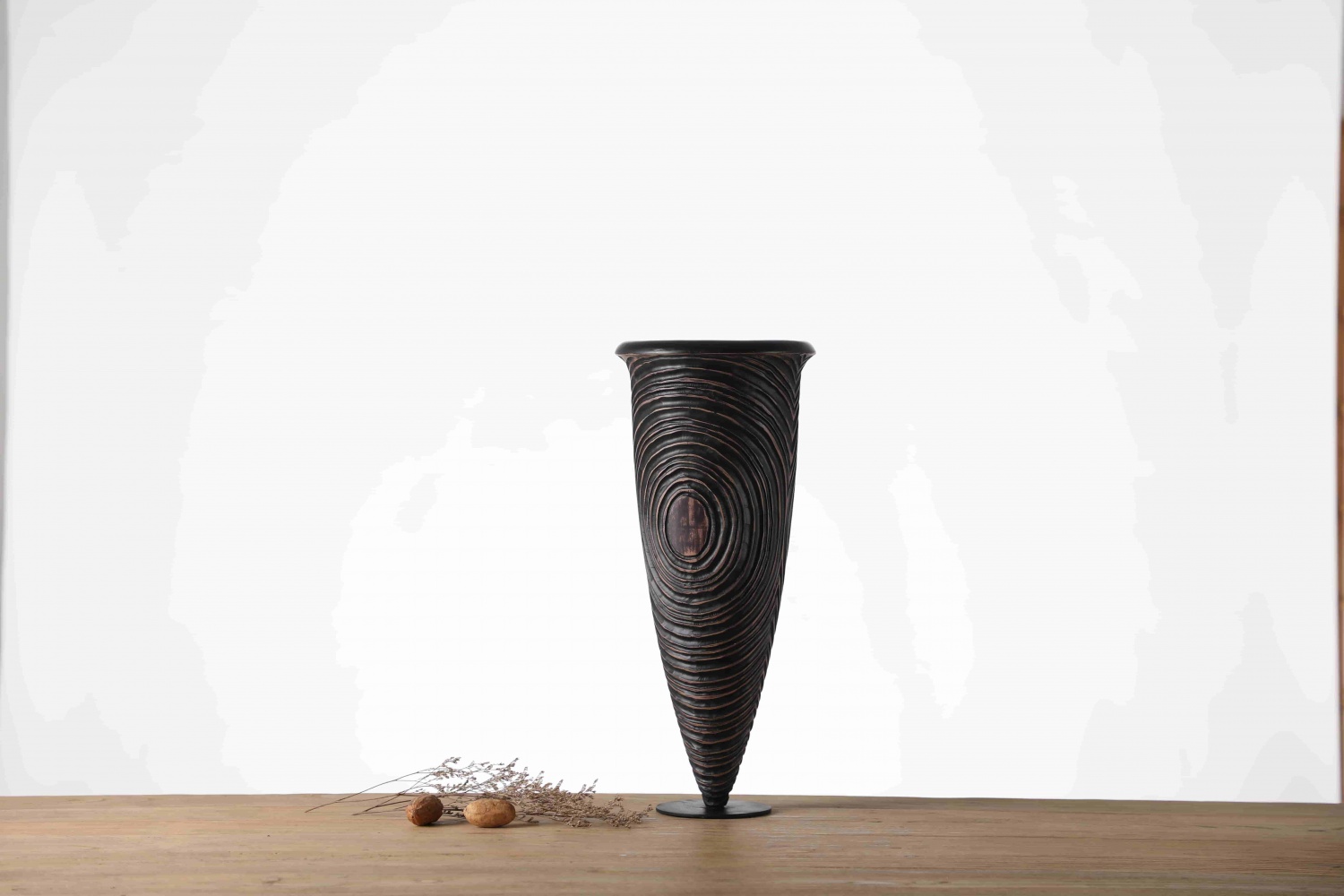 Hot Selling Black Japanese Style Resin Home Decoration Vase