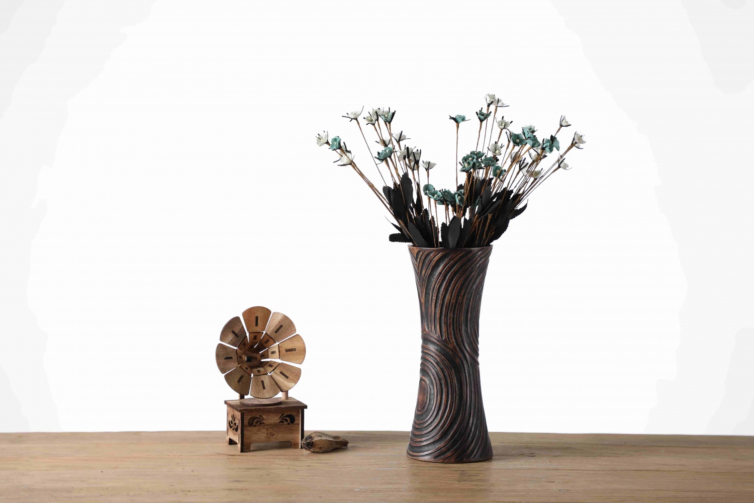 New Arrival Home Decorative Carved Vase Resin Floor Vase Rustic Home Decorations Vase