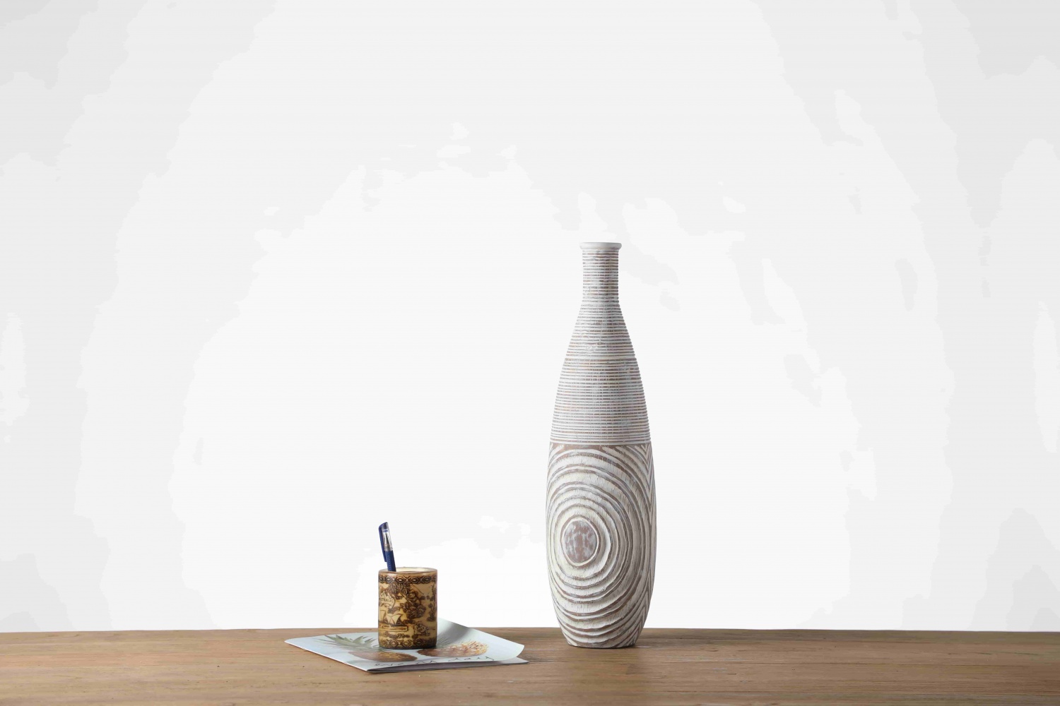 Eco-friendly polyresin ornament white home decor Vase luxury modern vase