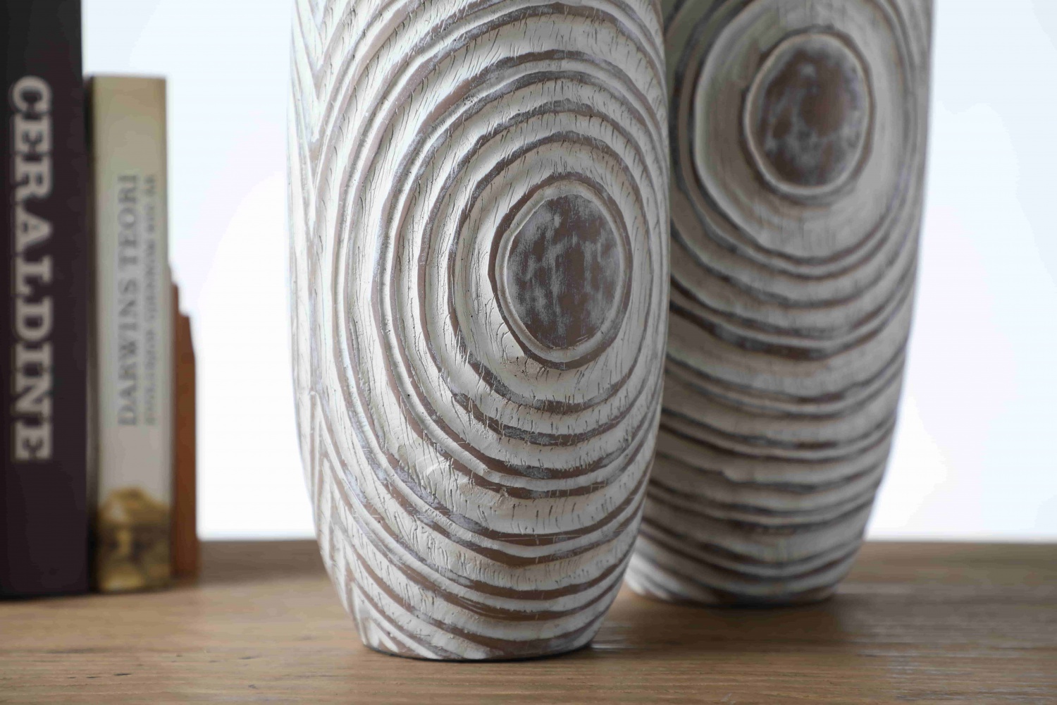 Eco-friendly polyresin ornament white home decor Vase luxury modern vase