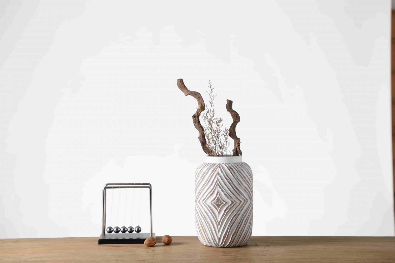 Best Selling Ornament Retro Vintage Luxury White Vase For Wedding