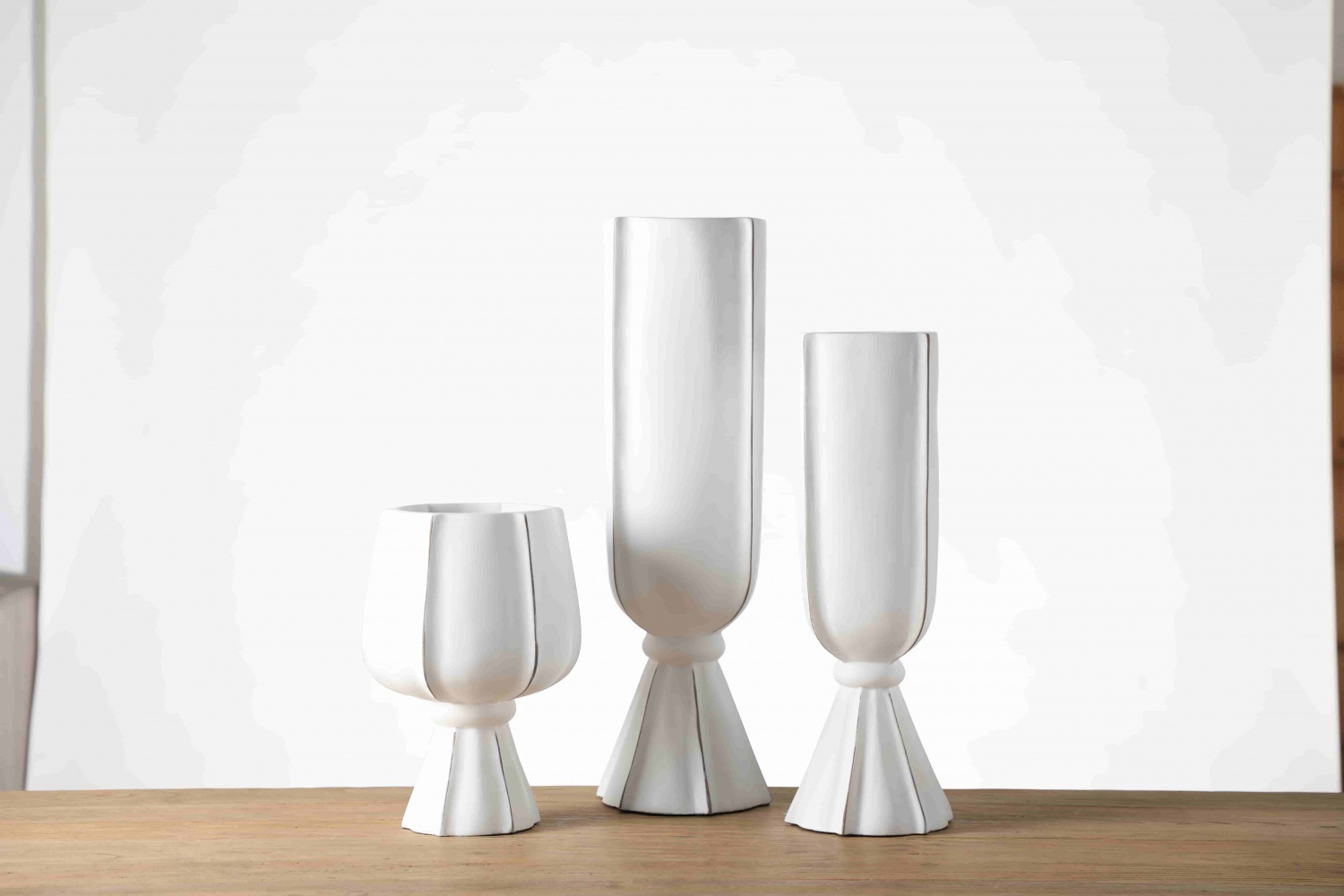 Exquisite House Decoration Interior Accessories Vase Decor White Resin Crafts Tall Flower Vase For Wedding Decor