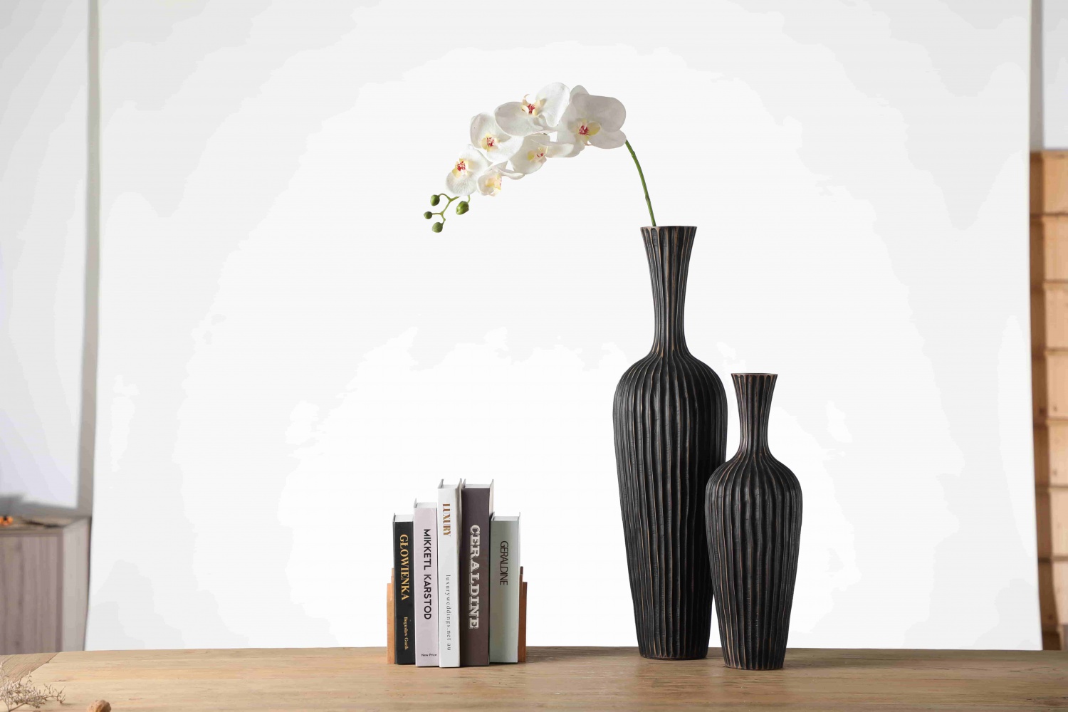 New arrival large chinese floor vases embossed long neck decorative luxury polyresin vase for home decor