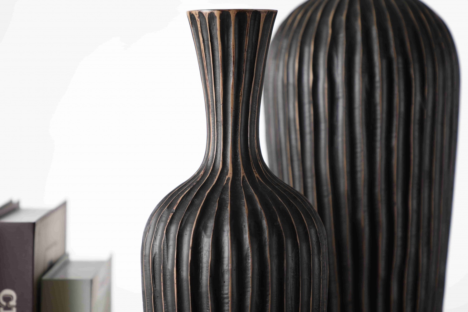 New arrival large chinese floor vases embossed long neck decorative luxury polyresin vase for home decor