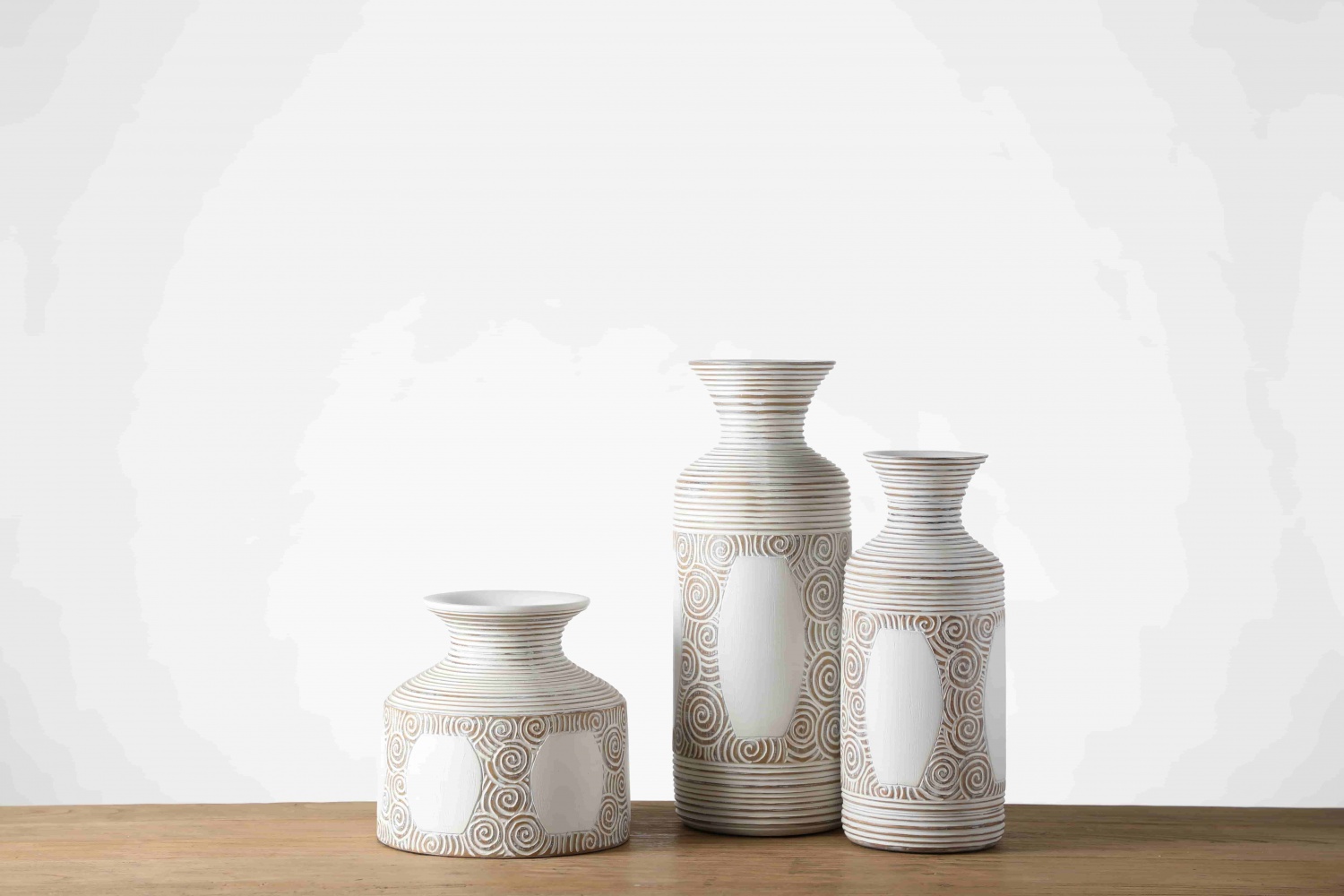 Manufacturer Embossed Resin Carved Cloud pattern Decorative Vase