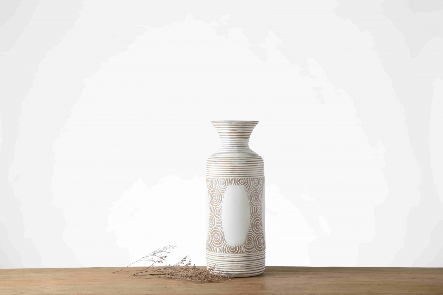 Manufacturer Embossed Resin Carved Cloud pattern Decorative Vase
