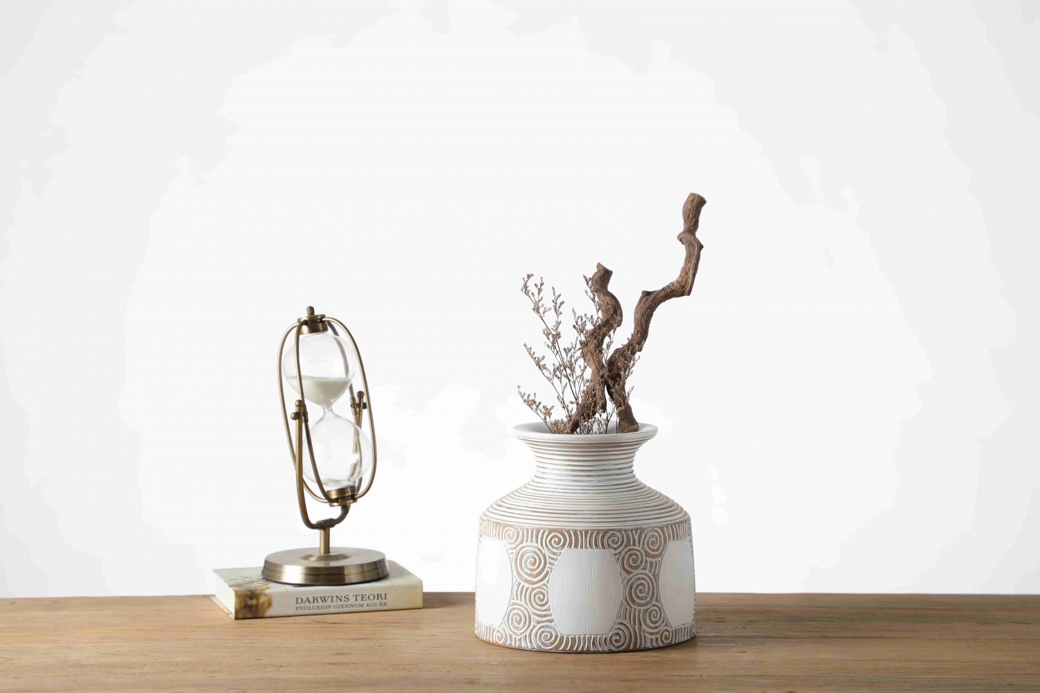 Manufacturer Embossed Resin Carved Cloud pattern Decorative Vase