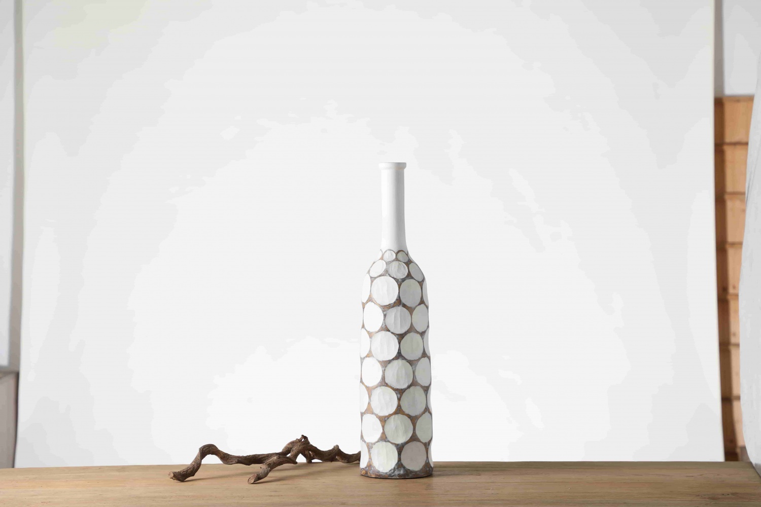 Best Selling modern white narrow neck decorative vases home decor flower vase for hotels