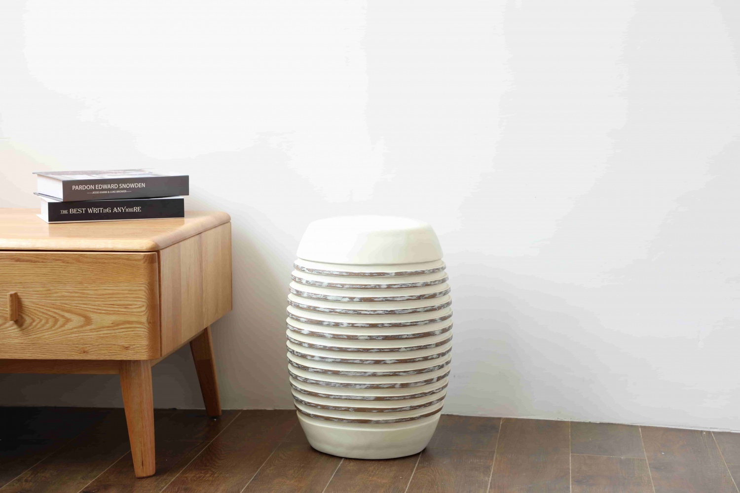 Nordic Style Home Decoration Craft Living Room Round Shape Resin Drum Stool