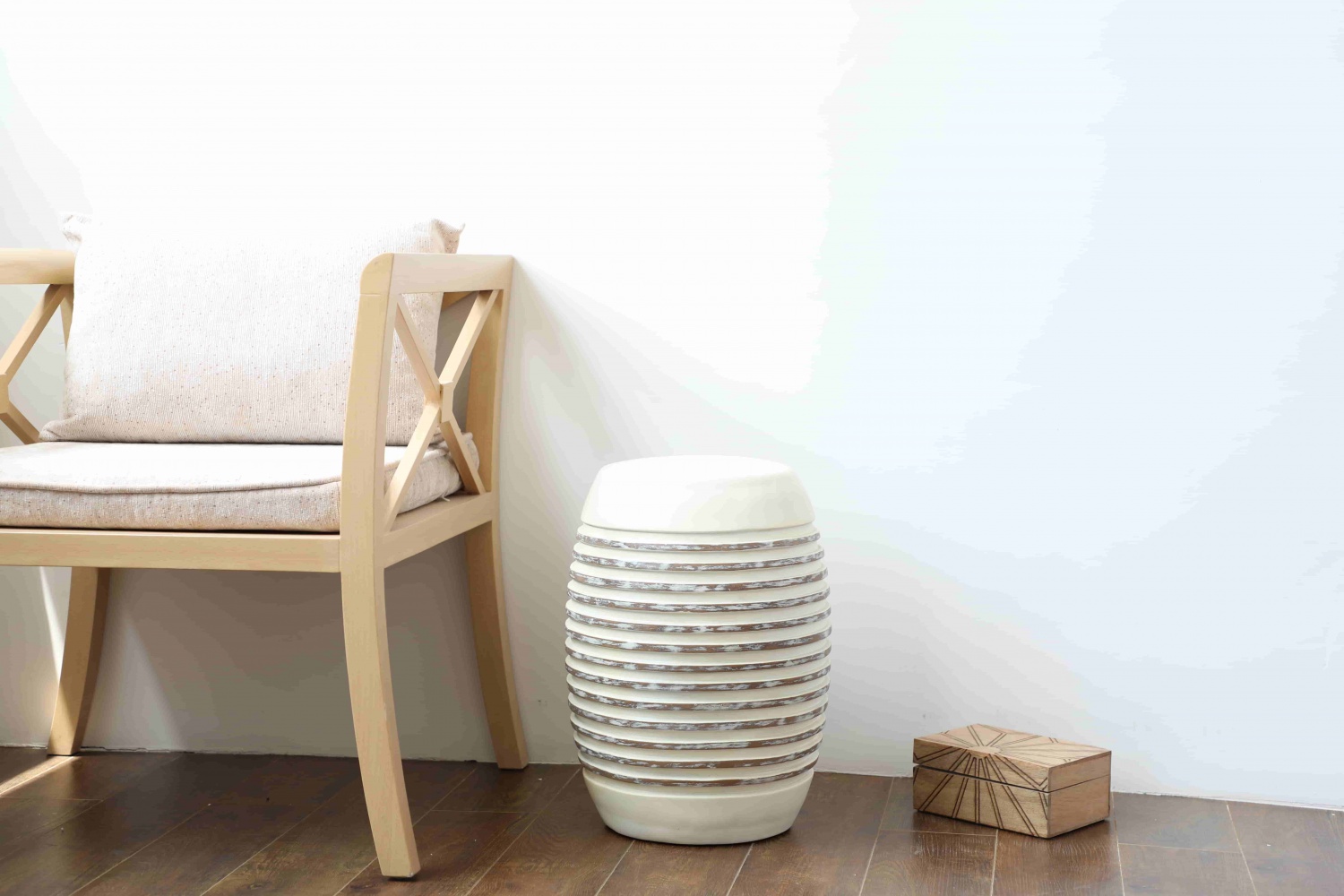 Nordic Style Home Decoration Craft Living Room Round Shape Resin Drum Stool