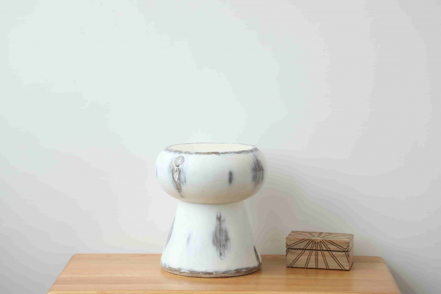 Wholesale Nordic Style Sublimate Home Decor Resin Hand Resin Round foot stool