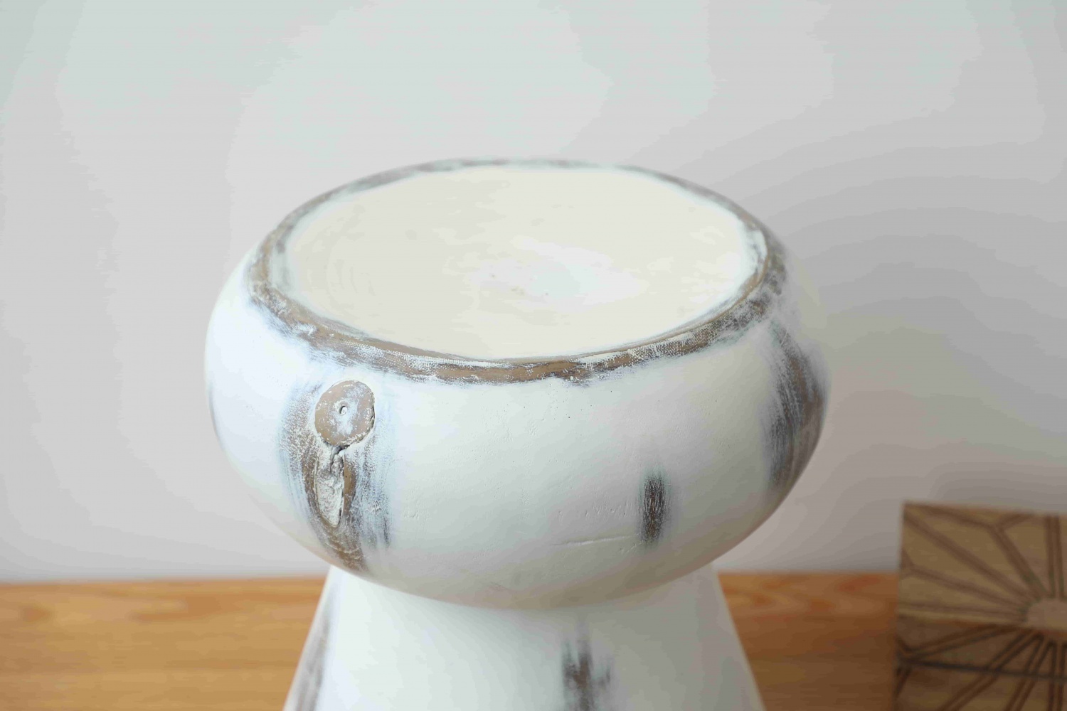 Wholesale Nordic Style Sublimate Home Decor Resin Hand Resin Round foot stool