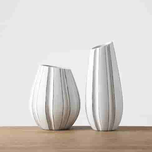 Nordic Creative Design Home Decor Nordic White Art Vase Table Top Resin Flower Vase For Home Decor