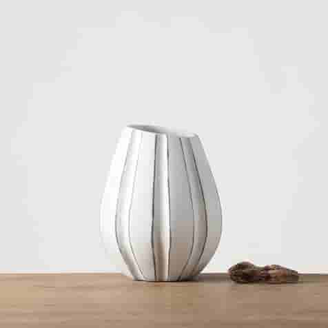 Nordic Creative Design Home Decor Nordic White Art Vase Table Top Resin Flower Vase For Home Decor