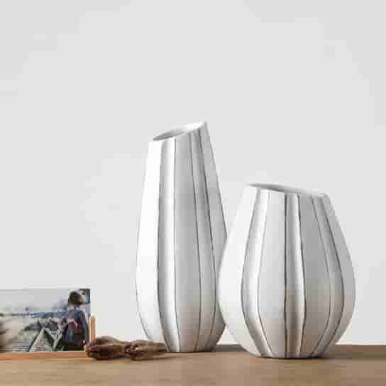 Nordic Creative Design Home Decor Nordic White Art Vase Table Top Resin Flower Vase For Home Decor