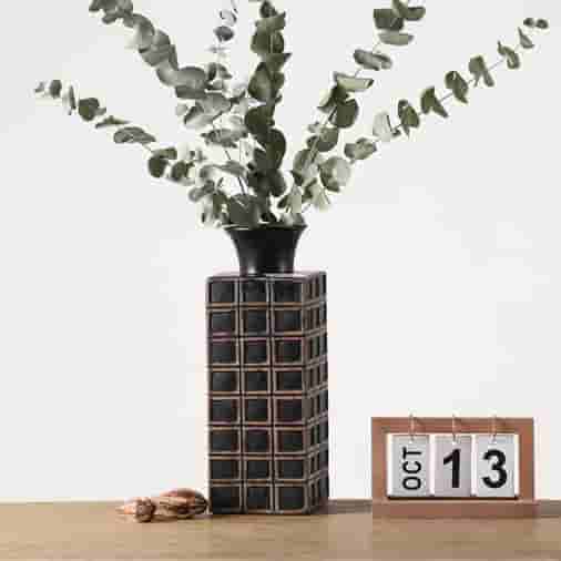 Home decoration resin crafts Nordic style personalized decorations home small ornamental resin vase flower arrangement