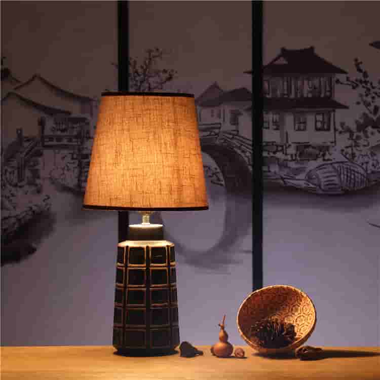 Traditional Home Hotel Living Room Decor Vintage Fabric Shade Carved Resin Table Lamp