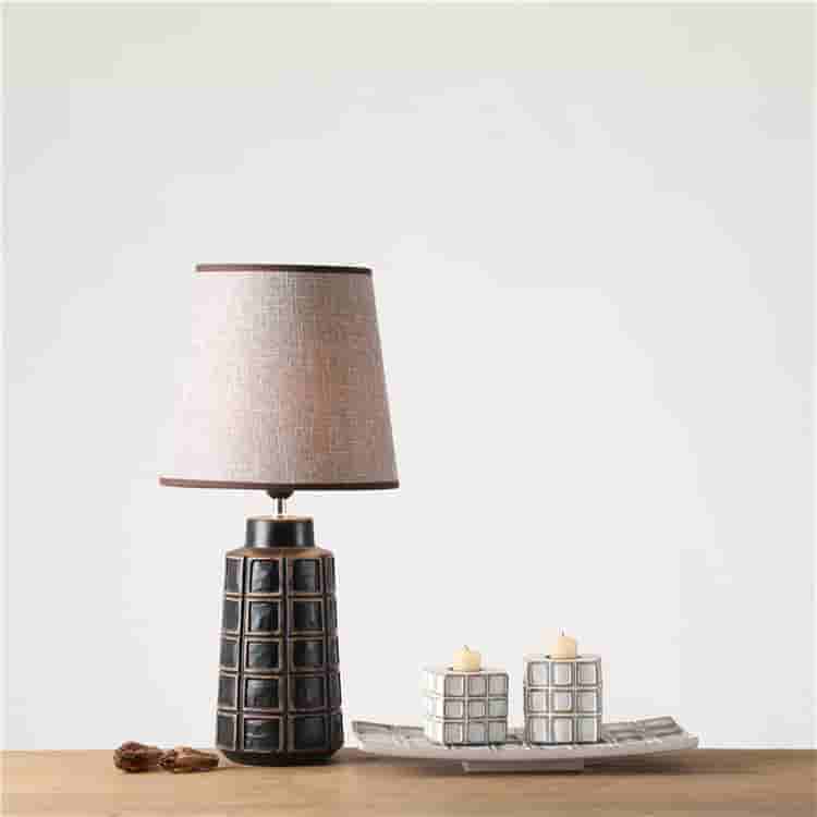 Traditional Home Hotel Living Room Decor Vintage Fabric Shade Carved Resin Table Lamp